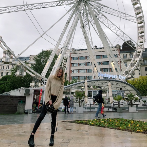 Hi! 👋🏼🖤 - Picture 2 of 4